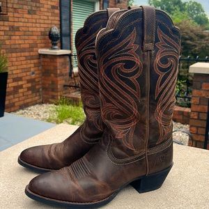 Lightly used Brown Leather hand crafted Artiat cowboy boots… ye haw y’all.